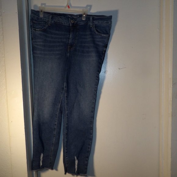 M Jeans By Maurices Mid Fit Destructed Hems Skinny Jeans Sz 16W Reg - Picture 1 of 6
